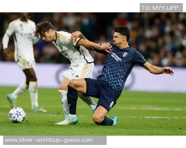 掌握足球边路过人技巧提升进攻威胁助力球队赢得比赛胜利 掌握足球边路过人技巧提升进攻威胁助力球队赢得比赛胜利